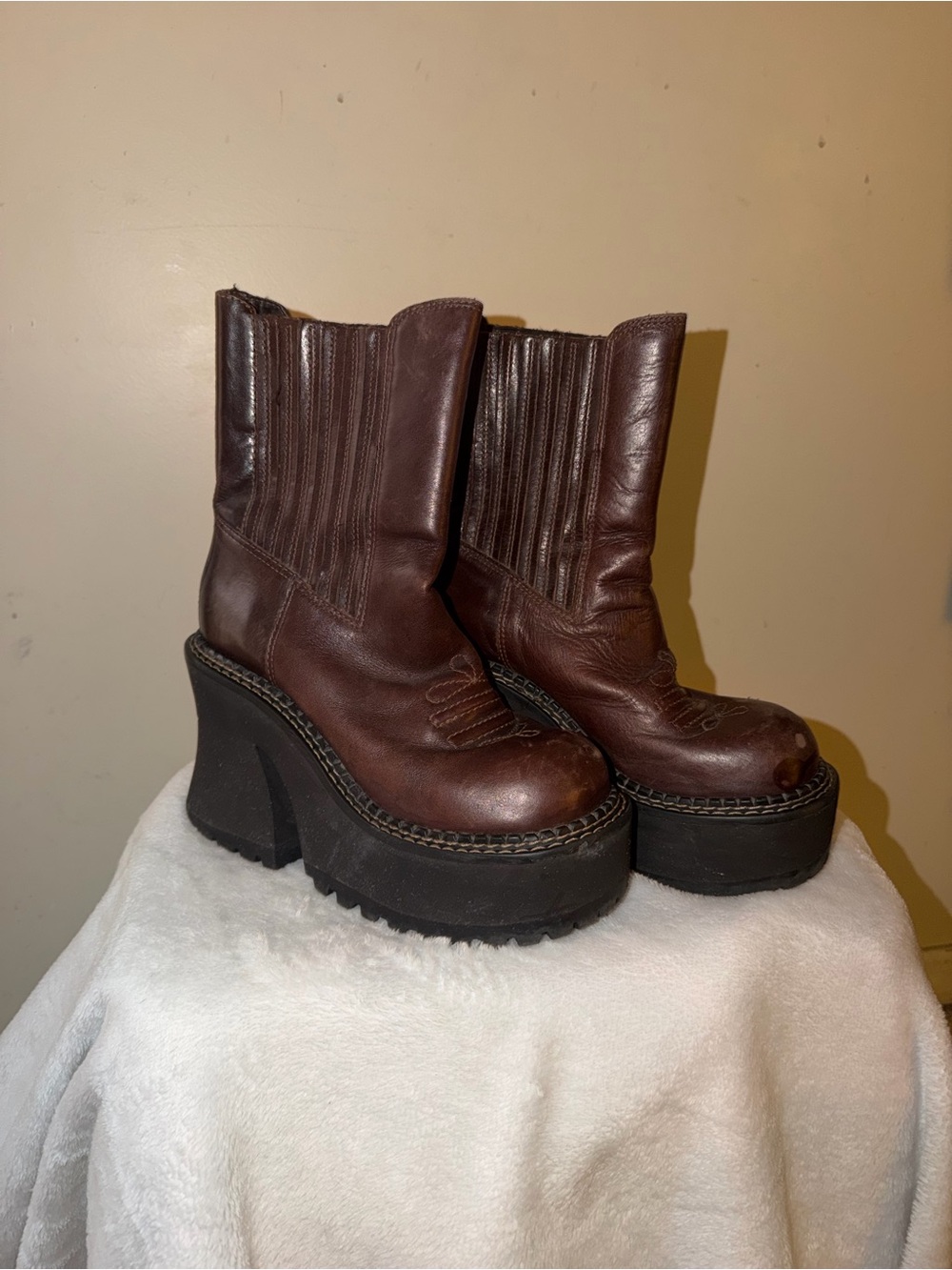 Vintage Generation S Y2K Brown Leather Platform Boots Women’s Size 9